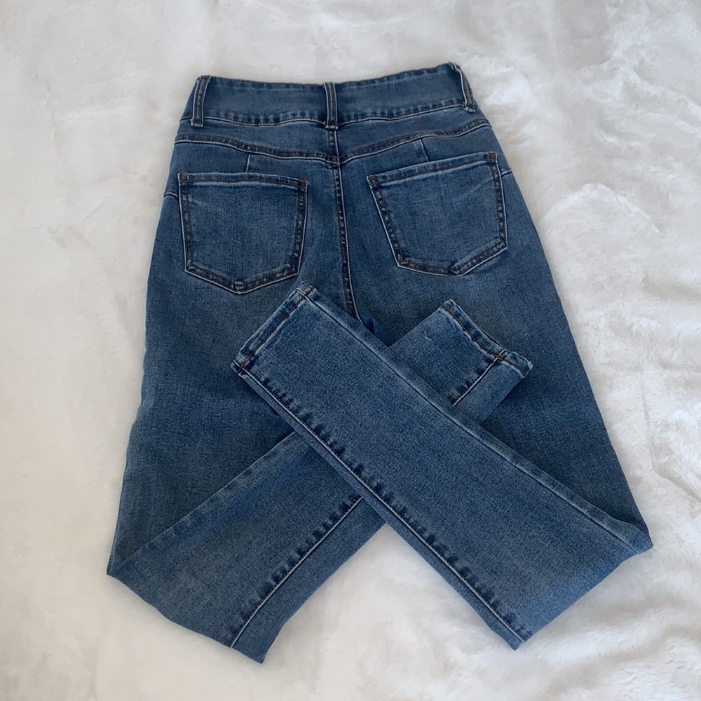 Curvy Fit High Rise Jeans - Picture 6 of 9
